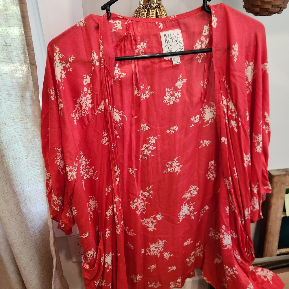 Billabong Crimson Floral Kimono